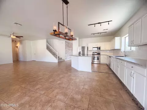 Kitchen - 11444 E Raleigh Ave, Mesa, AZ 85212 photo 2 of 3