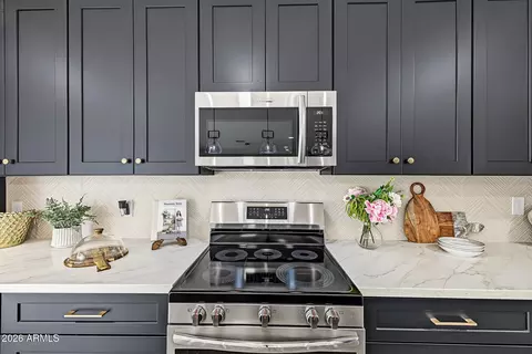 Kitchen - 735 E Gable Ave, Mesa, AZ 85204 photo 4 of 5