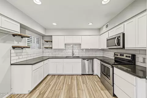 Kitchen - 817 E Cheryl Dr, Phoenix, AZ 85020 photo 2 of 4