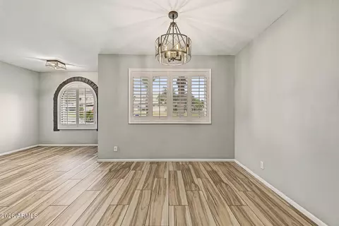 Living - 817 E Cheryl Dr, Phoenix, AZ 85020 photo 3 of 3