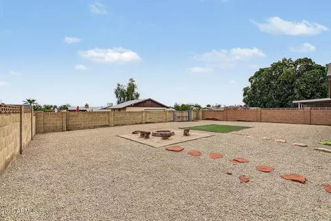 Exterior - 817 E Cheryl Dr, Phoenix, AZ 85020 photo 4 of 5