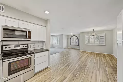 Kitchen - 817 E Cheryl Dr, Phoenix, AZ 85020 photo 1 of 4