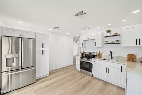 Kitchen - 7727 W Weldon Ave, Phoenix, AZ 85033 photo 3 of 4