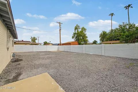 Exterior - 7727 W Weldon Ave, Phoenix, AZ 85033 photo 5 of 10