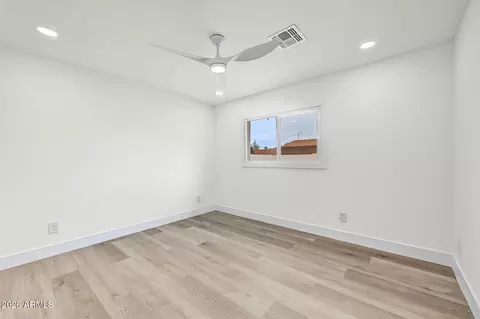 Bedroom - 7727 W Weldon Ave, Phoenix, AZ 85033 photo 4 of 4