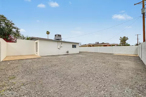 Exterior - 7727 W Weldon Ave, Phoenix, AZ 85033 photo 6 of 10