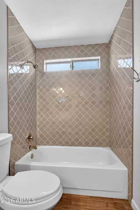 Bath - 836 E Audrey Ln, Phoenix, AZ 85022 photo 9 of 9