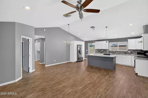 Entry Way - 836 E Audrey Ln, Phoenix, AZ 85022 photo 1 of 4