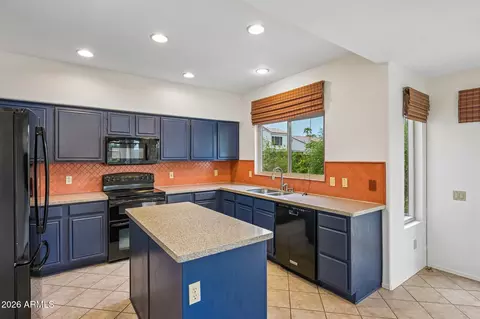 Kitchen - 4512 E Mountain Sky Ave, Phoenix, AZ 85044 photo 4 of 5