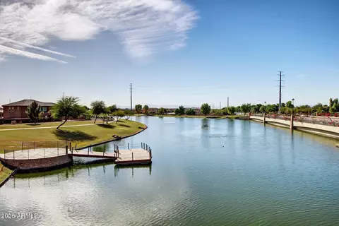 View/Area - 1059 E Rojo Way, Gilbert, AZ 85297 photo 2 of 8
