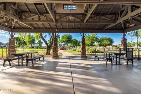 View/Area - 1059 E Rojo Way, Gilbert, AZ 85297 photo 7 of 8