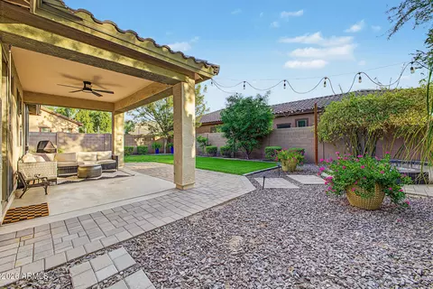 Exterior - 1059 E Rojo Way, Gilbert, AZ 85297 photo 14 of 21