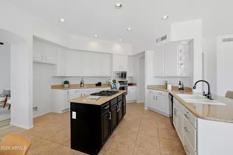Kitchen - 8219 E Tesoro Cir, Mesa, AZ 85207 photo 3 of 4