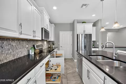 Kitchen - 22768 W Moonlight Path, Buckeye, AZ 85326 photo 4 of 7
