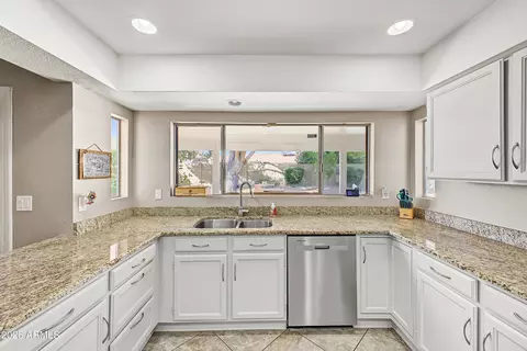 Kitchen - 3708 E Renee Dr, Phoenix, AZ 85050 photo 3 of 4