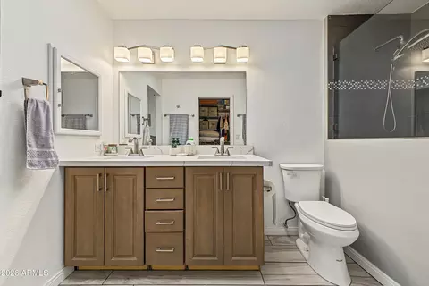 Bath - 3708 E Renee Dr, Phoenix, AZ 85050 photo 2 of 4