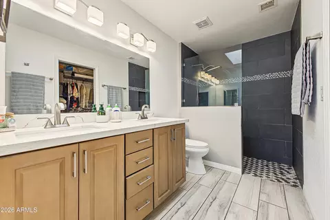 Bath - 3708 E Renee Dr, Phoenix, AZ 85050 photo 1 of 4
