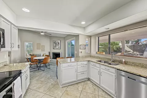 Kitchen - 3708 E Renee Dr, Phoenix, AZ 85050 photo 4 of 4