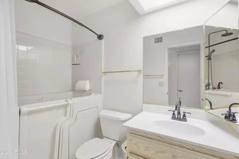 Bath - 7928 E Mendoza Ave, Mesa, AZ 85209 photo 3 of 3