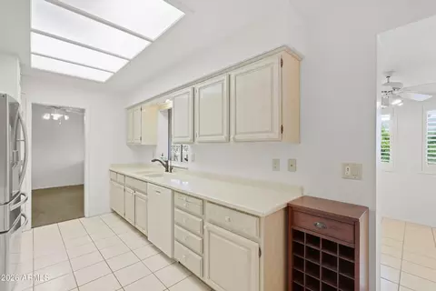 Kitchen - 7928 E Mendoza Ave, Mesa, AZ 85209 photo 3 of 4