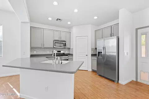 Kitchen - 11508 E Sonrisa Ave, Mesa, AZ 85212 photo 1 of 4