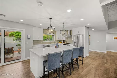 Kitchen - 3169 E Berridge Ln, Phoenix, AZ 85016 photo 7 of 8