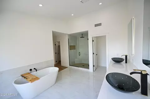 Bath - 1849 E Windmere Dr, Phoenix, AZ 85048 photo 7 of 13