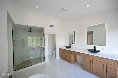 Bath - 1849 E Windmere Dr, Phoenix, AZ 85048 photo 8 of 13