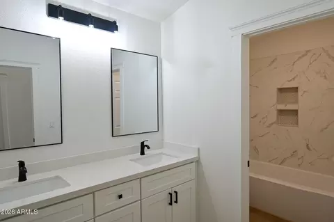 Bath - 1849 E Windmere Dr, Phoenix, AZ 85048 photo 4 of 13