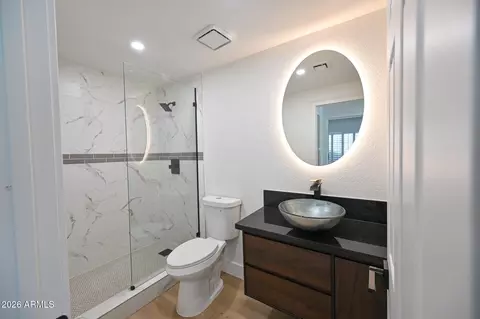 Bath - 1849 E Windmere Dr, Phoenix, AZ 85048 photo 2 of 13