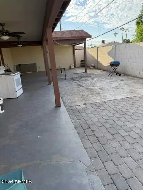 Exterior - 2904 W Cactus Rd, Phoenix, AZ 85029 photo 2 of 2