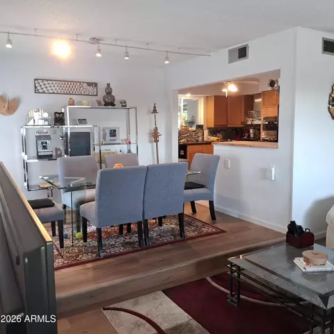 Dining - 643 E Wesleyan Dr, Tempe, AZ 85282 photo 3 of 4