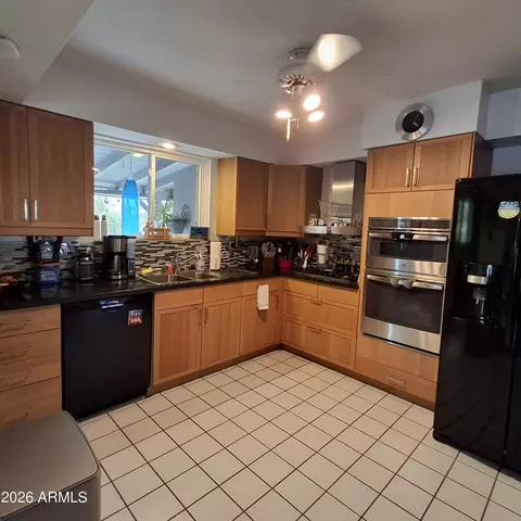 Kitchen - 643 E Wesleyan Dr, Tempe, AZ 85282 photo 1 of 2
