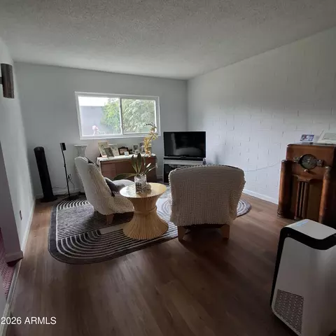Living - 643 E Wesleyan Dr, Tempe, AZ 85282 photo 1 of 1
