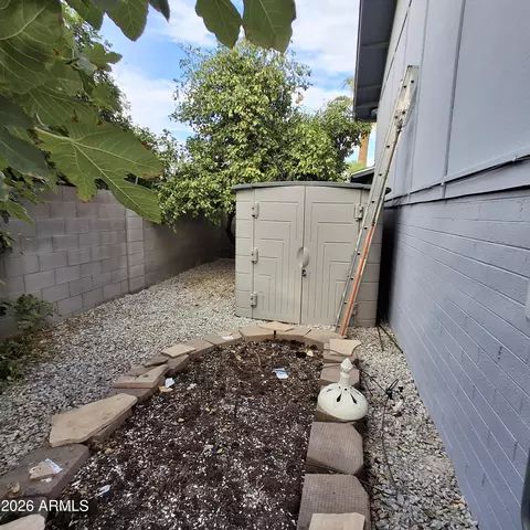 Exterior - 643 E Wesleyan Dr, Tempe, AZ 85282 photo 8 of 9
