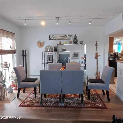 Dining - 643 E Wesleyan Dr, Tempe, AZ 85282 photo 2 of 4