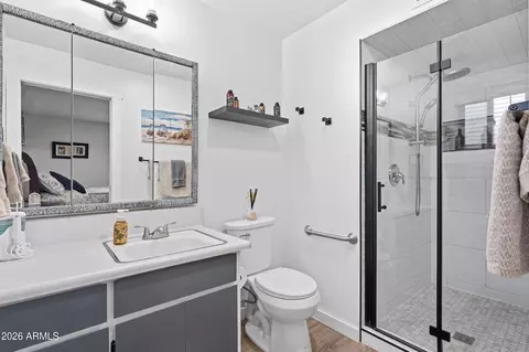 Bath - 5113 E Florian Ave, Mesa, AZ 85206 photo 2 of 3