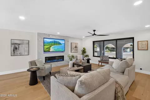 Living - 1127 E Watson Dr, Tempe, AZ 85283 photo 2 of 7