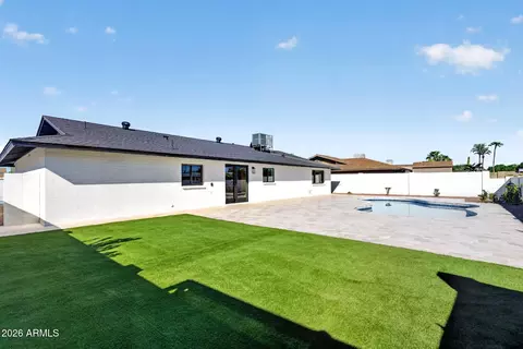 Exterior - 1127 E Watson Dr, Tempe, AZ 85283 photo 7 of 8