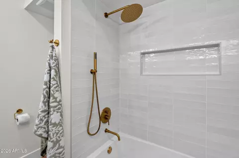Bath - 1127 E Watson Dr, Tempe, AZ 85283 photo 6 of 7
