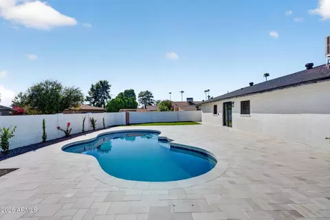 Exterior - 1127 E Watson Dr, Tempe, AZ 85283 photo 3 of 8