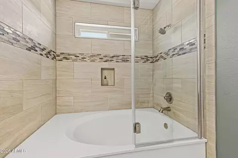 Bath - 119 S Ocean Dr, Gilbert, AZ 85233 photo 3 of 5