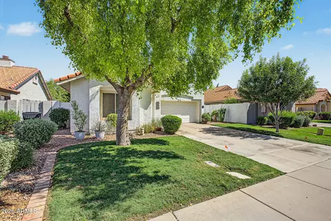 Exterior - 119 S Ocean Dr, Gilbert, AZ 85233 photo 2 of 9