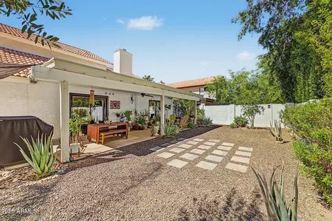 Exterior - 119 S Ocean Dr, Gilbert, AZ 85233 photo 6 of 9