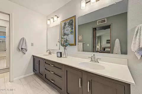 Bath - 119 S Ocean Dr, Gilbert, AZ 85233 photo 1 of 5