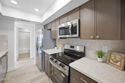 Kitchen - 920 E Michigan Ave, Phoenix, AZ 85022 photo 3 of 4