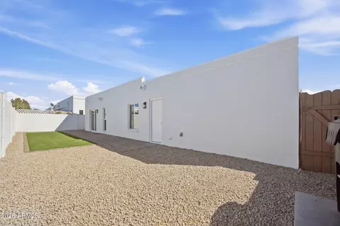 Exterior - 920 E Michigan Ave, Phoenix, AZ 85022 photo 4 of 4