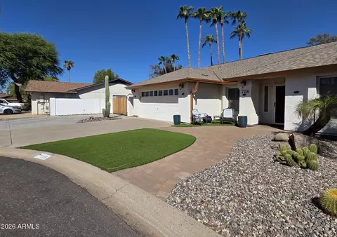 Exterior - 728 E Kings Ave, Phoenix, AZ 85022 photo 2 of 12