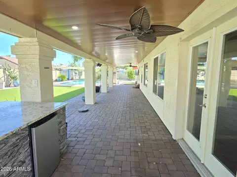 Exterior - 728 E Kings Ave, Phoenix, AZ 85022 photo 4 of 12