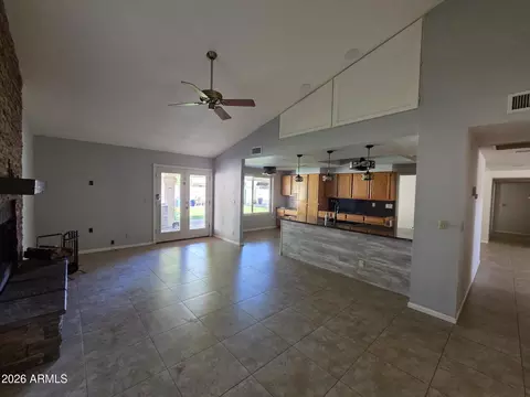 Living - 728 E Kings Ave, Phoenix, AZ 85022 photo 5 of 9
